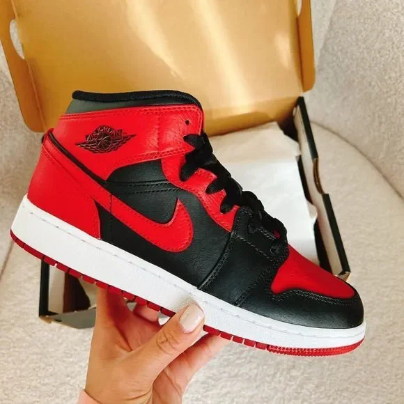 Nike air jordan mid - Picture 1 of 3